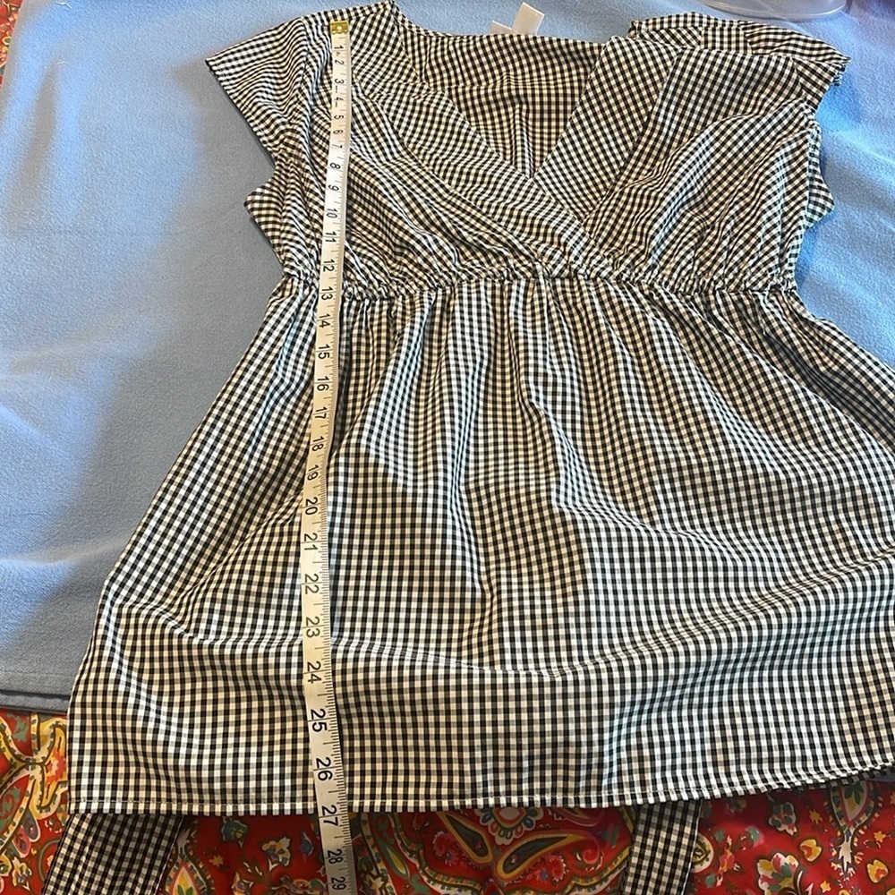 SOLD Motherhood Materntiy Gingham Top size Medium - Picture 8 of 8